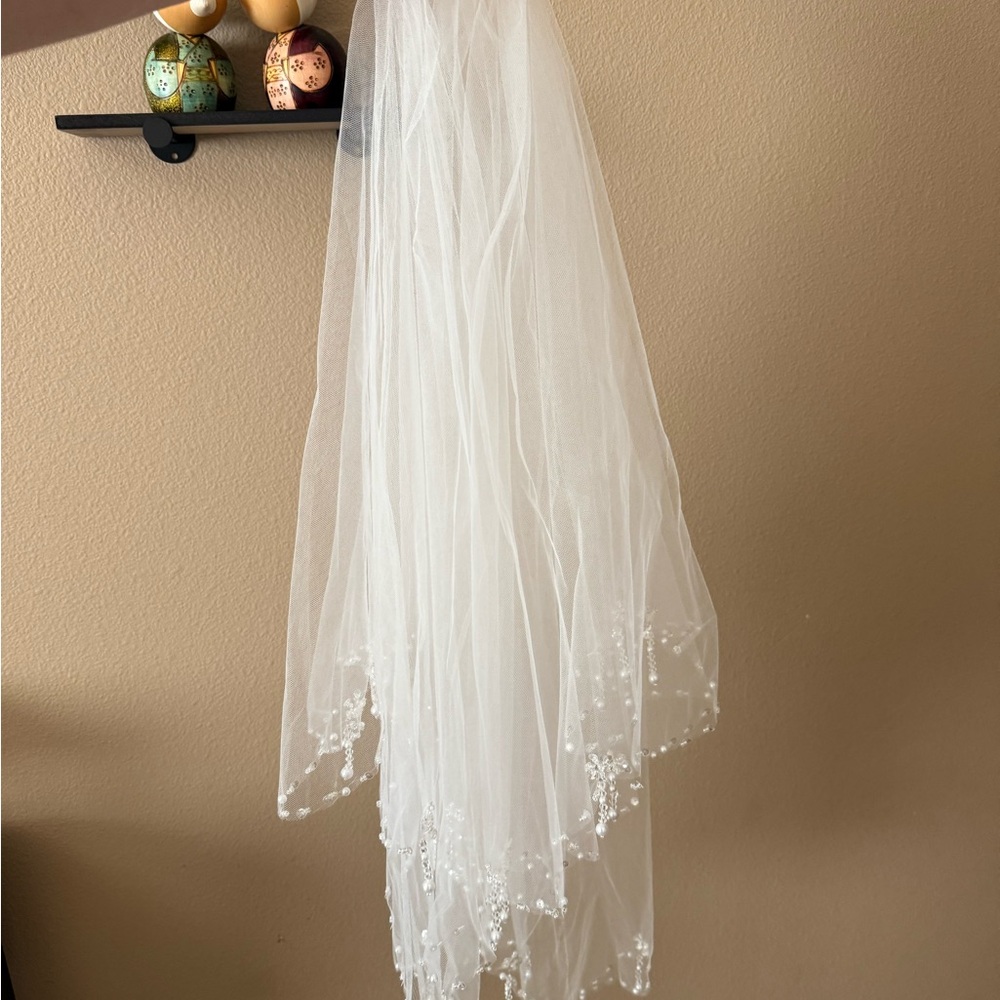 Elegant White Bridal Veil with Beaded Edge